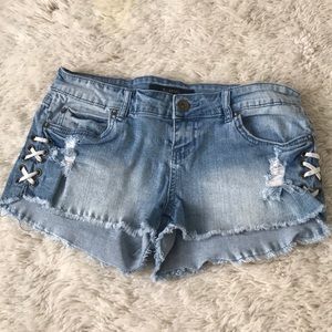 Billabong lite hearted jean shorts
